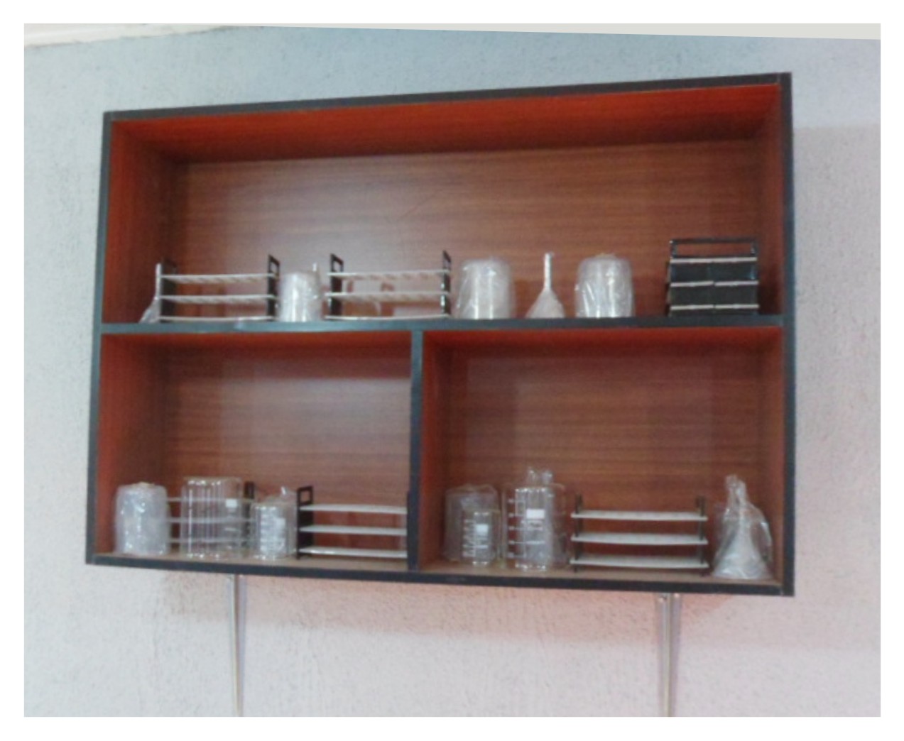 wall-display-shelf-for-offices