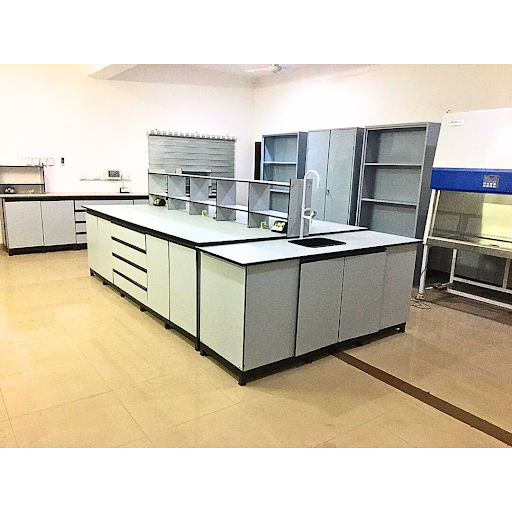 RESEARCH/QC LABORATORY DESIGN WITH LAB SHELVES